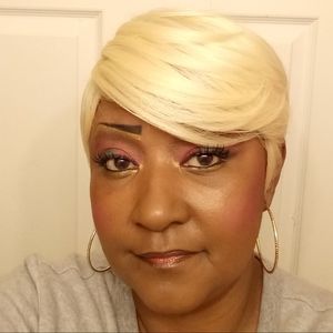 Meet your Posher, Tracy blondee